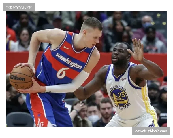 凯尔特人队内训练:波尔津吉斯与科内特进行低位防守一对一专项对抗